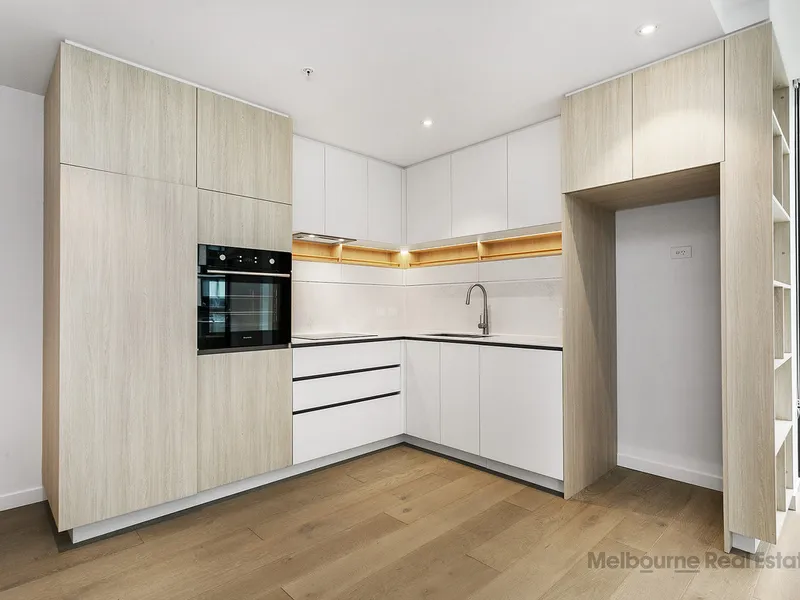 Over-sized One Bedroom Apartment with Flexi Room