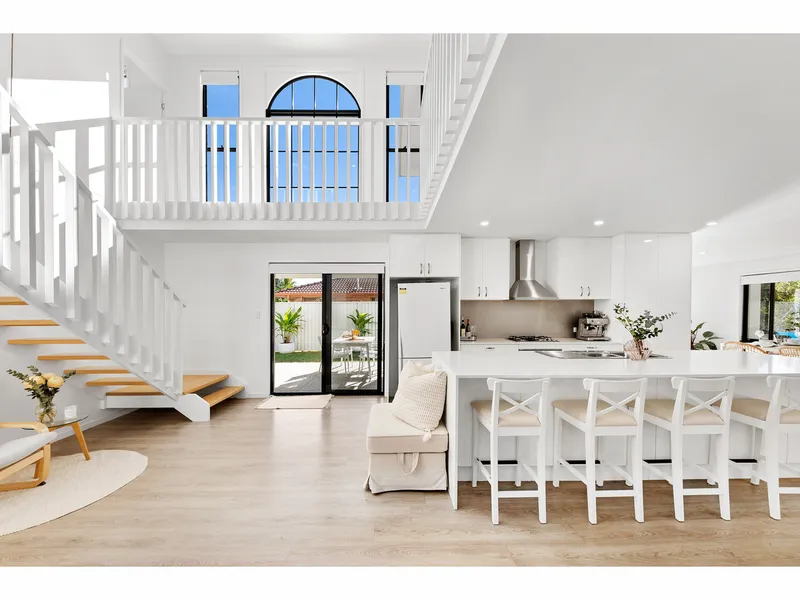 Spacious 5 bedroom family home with spectacular skyline views.