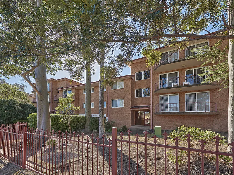 2 Bedroom Unit In a Great Location!