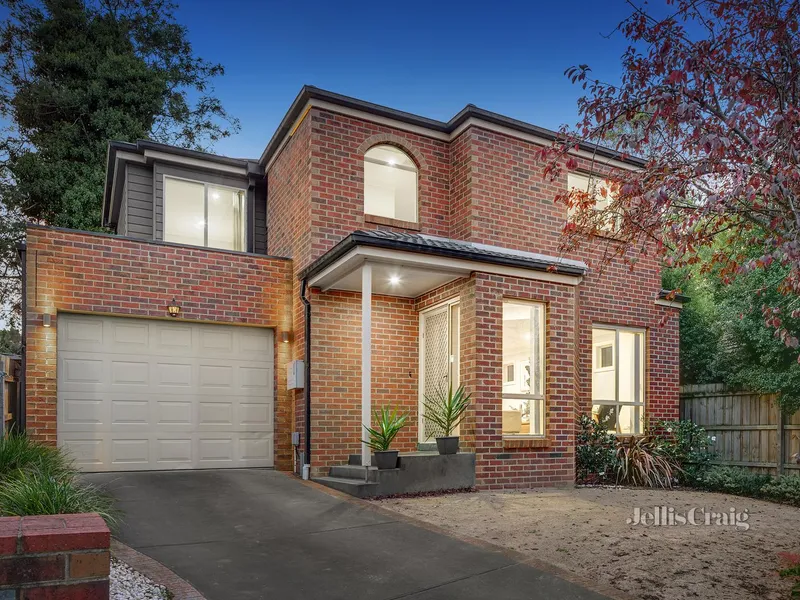 Low maintenance living with alfresco flow