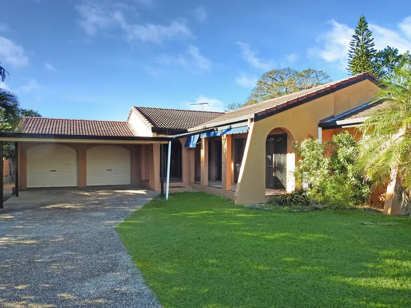 Spacious family home in sought after suburb!