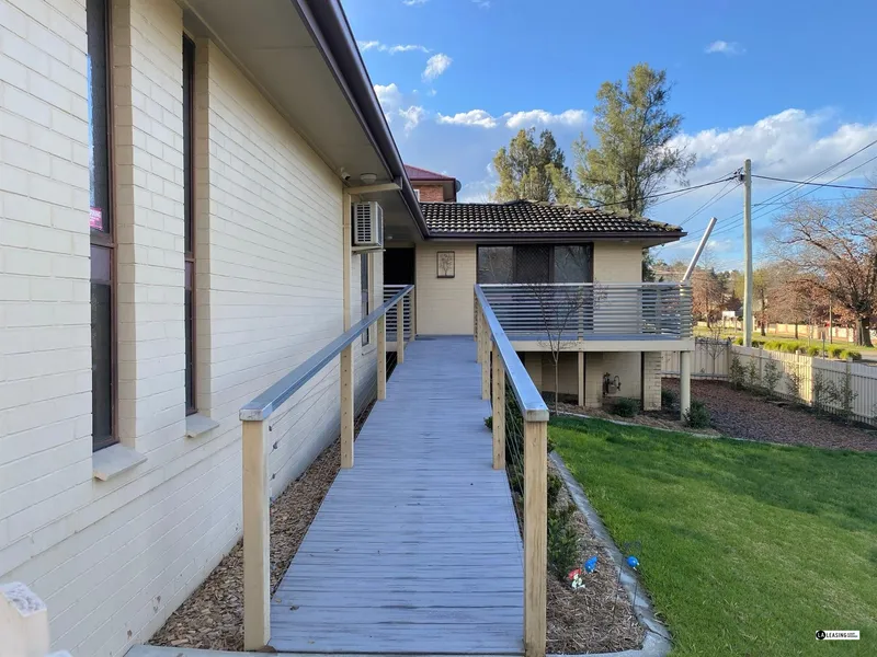 Light Filled Central Albury Home