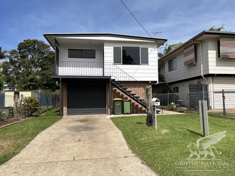 3-Bedroom Highset! Walk to the beach!