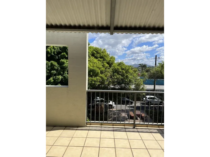 Spacious, airy apartment in the heart of Sawtell