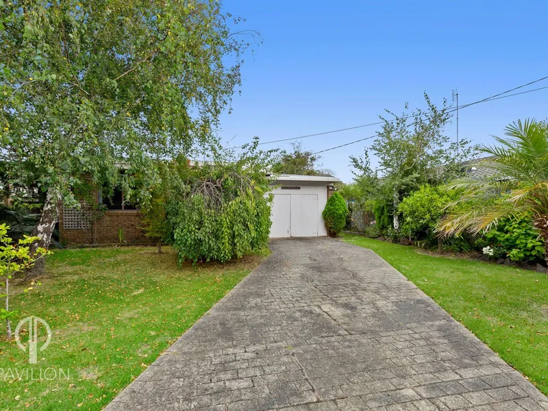 Easy-care family living in a central location 