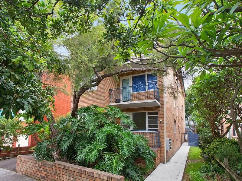FULLY RENOVATED TWO BEDROOM APARTMENT