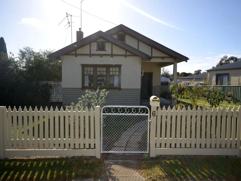 Family Home Close to Town