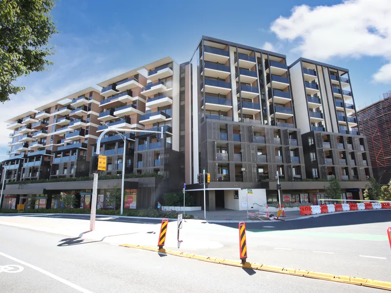 Fully furnished one bedroom apartment plus study