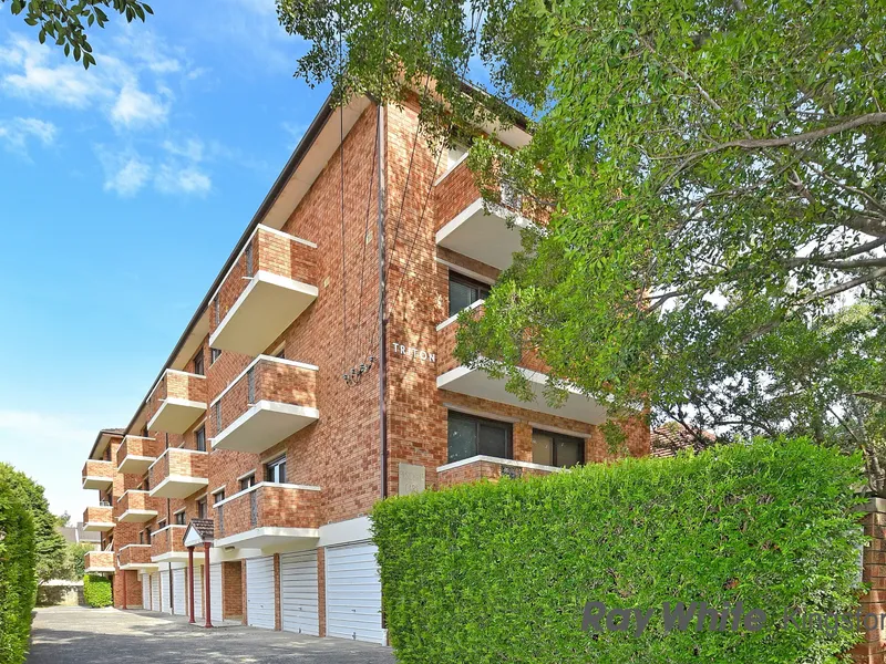 Renovated two bedroom apartment, EXCELLENT LOCATION!