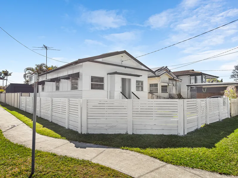 THREE BEDROOM HOME - GREAT LOCATION