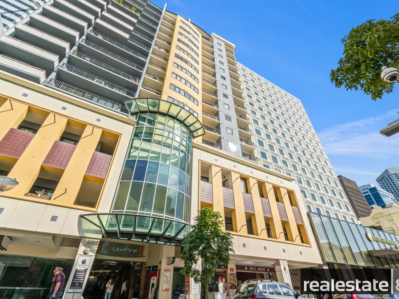 LIVE IN THE HEART OF THE CBD!