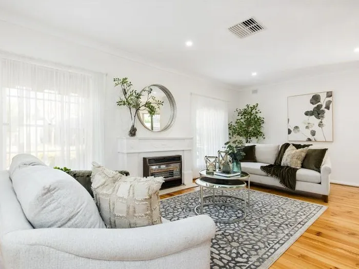 Low maintenance living without comprimising on space... Spacious 3 Bedroom Homette, Virtually a house