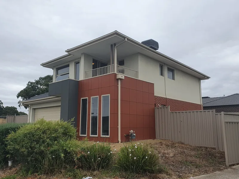 SPACIOUS, IN AN EXCELLENT LOCATION, WITH BEAUTIFUL VIEWS!