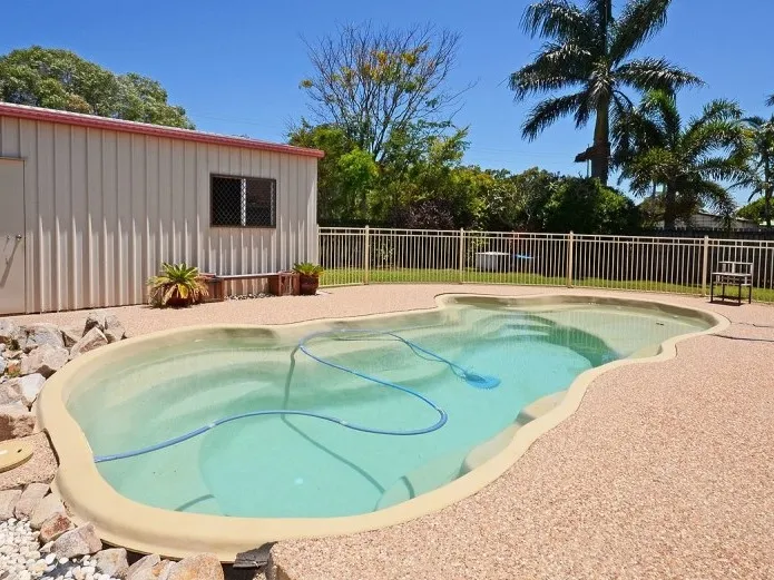 Modern 4 Bed Air conditioned Home & Pool -Torquay