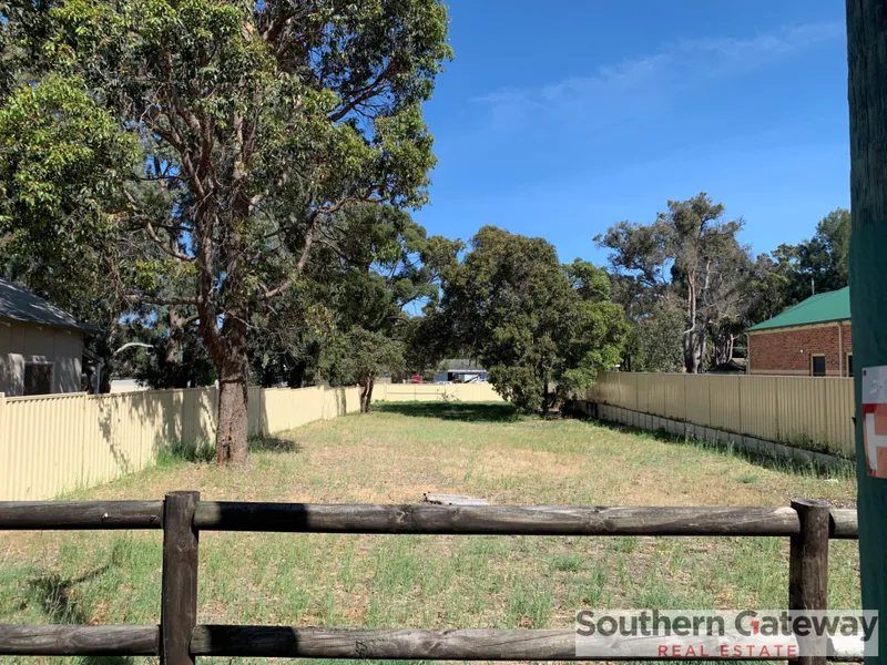 MAIN STREET OPPORTUNITY!