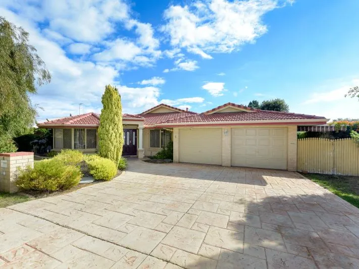 LOVELY LARGE FAMILY HOME