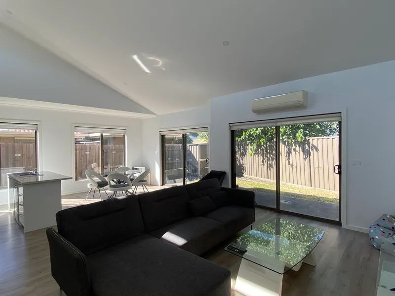Fully Furnished 2 Bedroom Unit! 