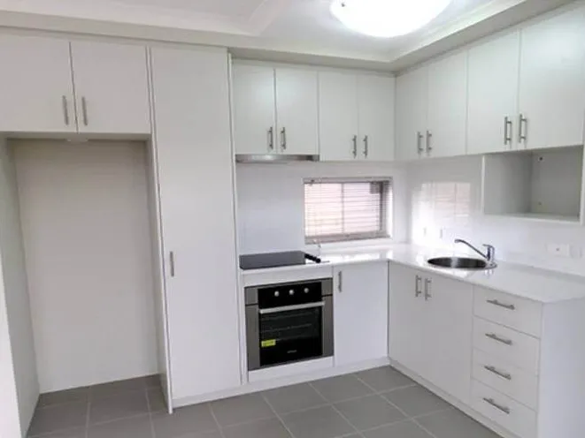 CUTE BOTTOM FLOOR UNIT !!