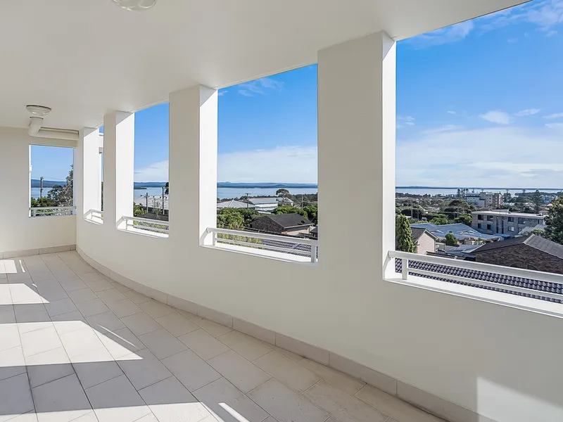 SPECTACULAR VIEWS FROM EVERY CORNER