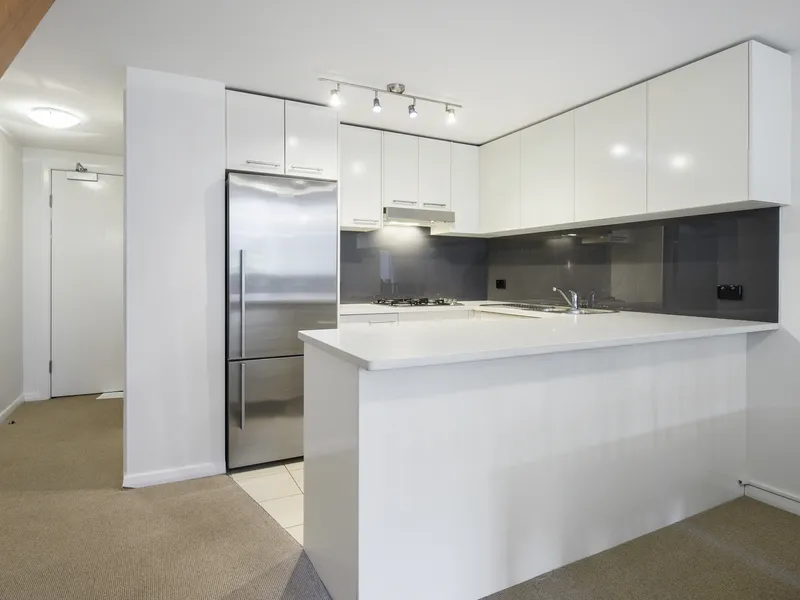 Light & Bright, Loft Style Apartment.