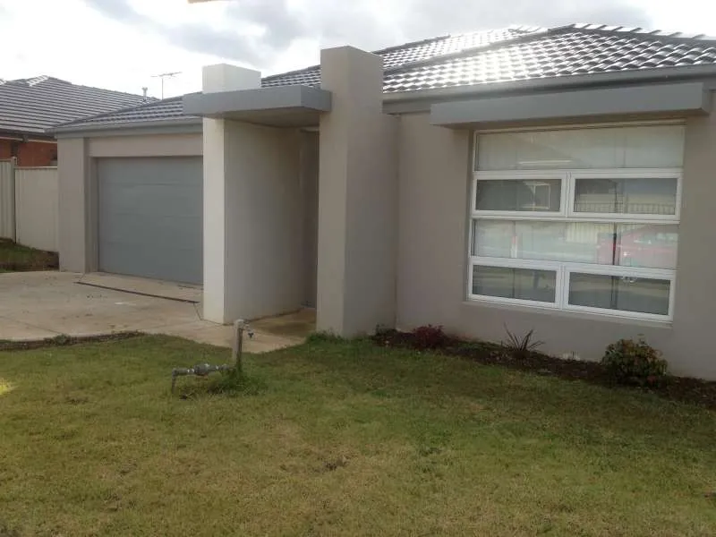 Sunny family home in a great location