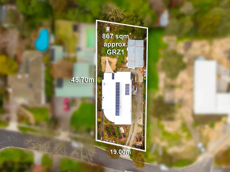 867sqm (approx) of potential with approved plans & permit for 3 townhouses!