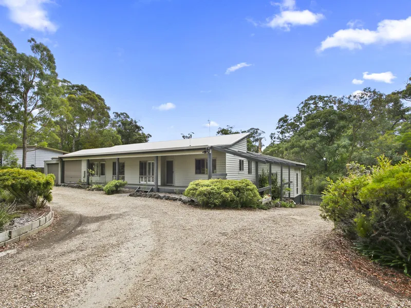 Stunning Family Home in Prime Lake Tyers Beach Location.