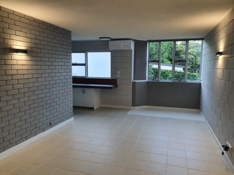 GROUND FLOOR UNIT WITH STYLE