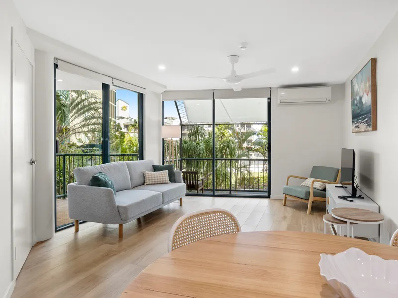 Stunning Fully Furnished Beachfront Apartment in the Heart of Mooloolaba