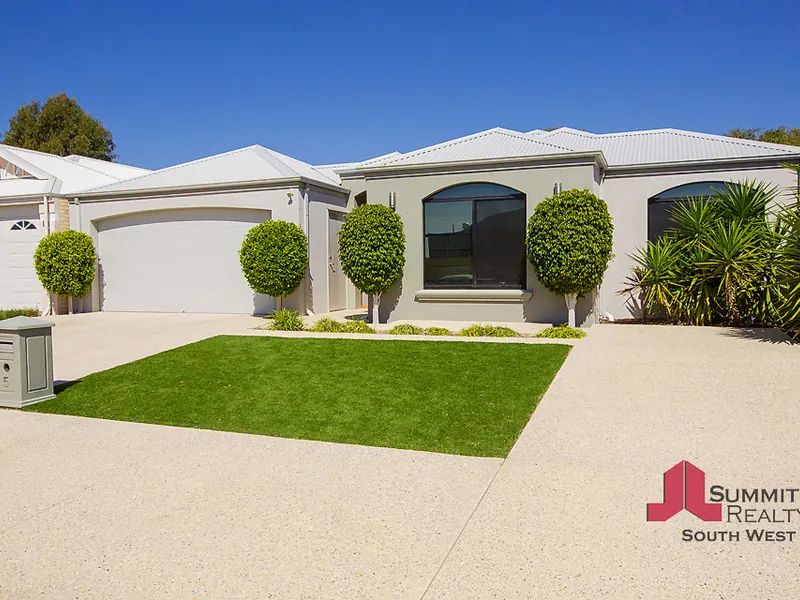 A GOLF COURSE FOR A BACK YARD
