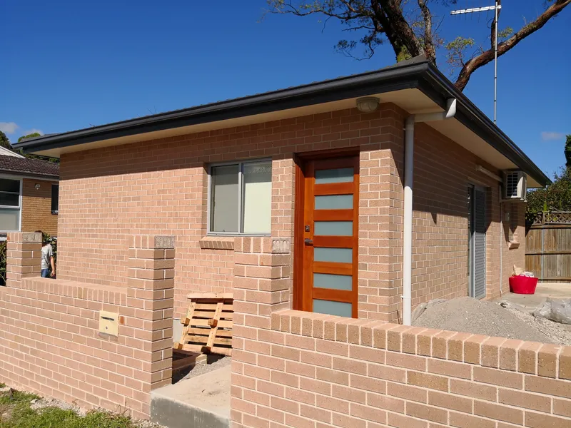 NEAR NEW 2 BEDROOM GRANNY FLAT