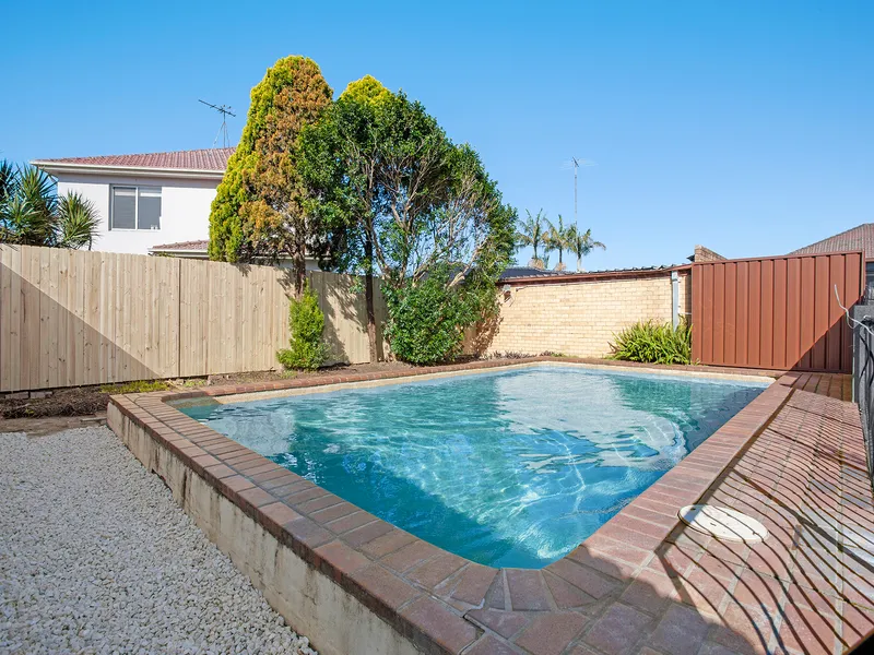 PRIVATE FAMILY HOME IN CONVENIENT LOCATION