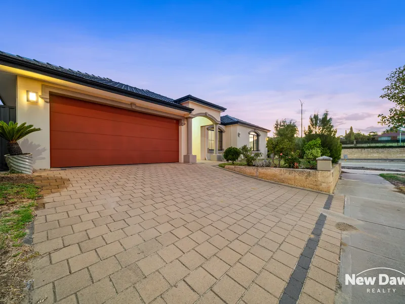 371m2 Home 702m2 block