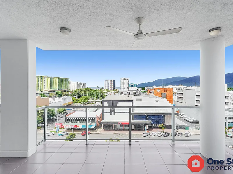 Spacious & Contemporary in the heart of Cairns 