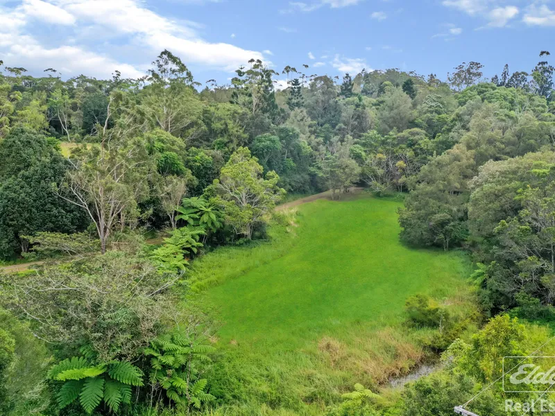 5 Acres, 5 minutes from Malanda