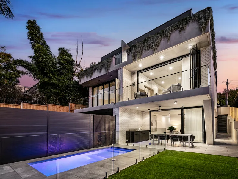 Sublime Contemporary Oasis in Blue-Ribbon Location