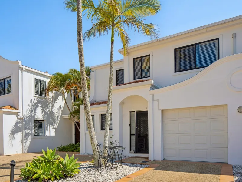 Entry Level, Spacious villa in enviable location!