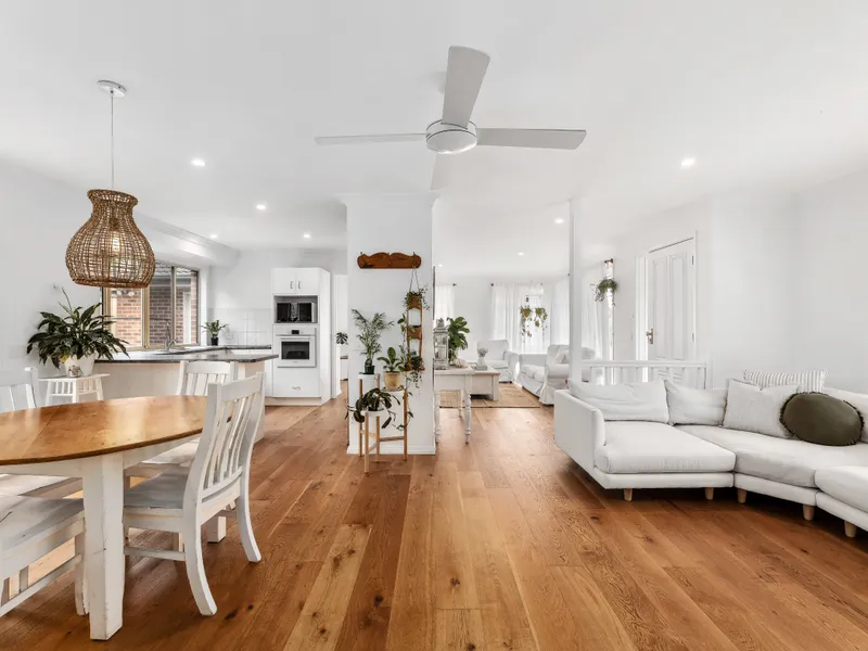 Single-Level, Sunlit & Sophisticated