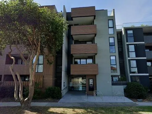 Two Bedroom Burwood Apartment: Living Near Deakin University & Amenities