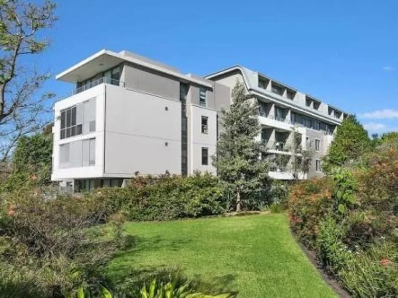 Timber floor 2 Bedroom apartment