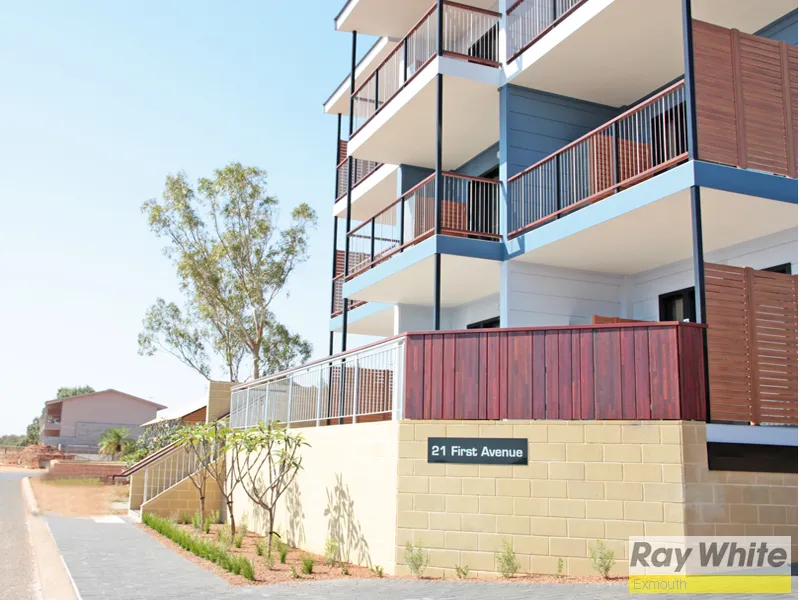OCEAN FRONT APARTMENT - TOP FLOOR!