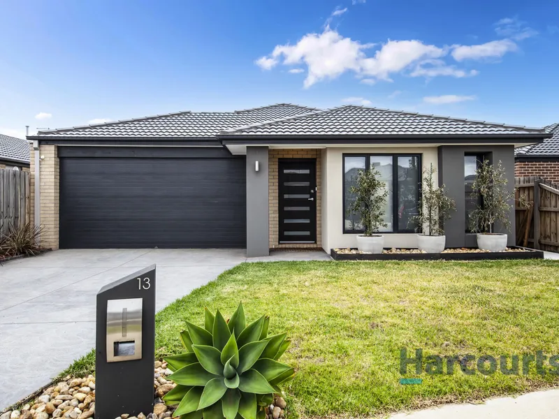 Stylish Family Living In Silverdale Estate Brookfield