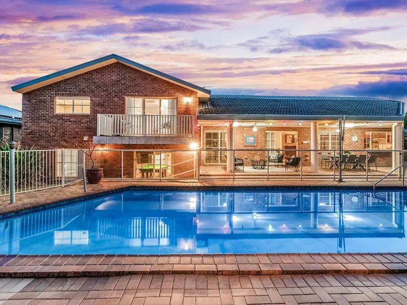 The House with it all. Position - Space - Pool - Entertaining.