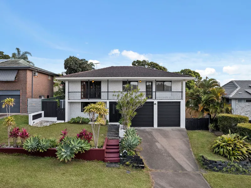 DUAL LIVING OASIS WITH STUNNING VIEWS AND MODERN AMENITIES!