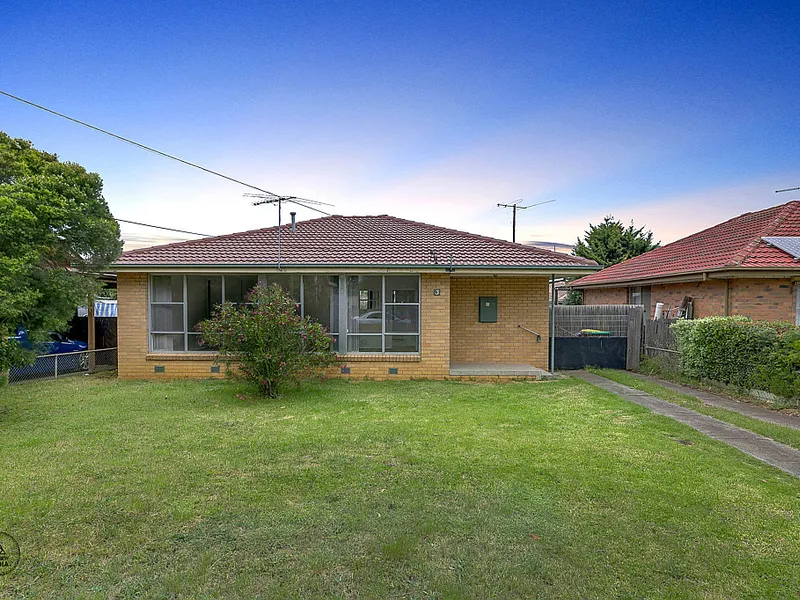 3 BEDROOM FAMILY HOME FOR RENT IN LAVERTON !!