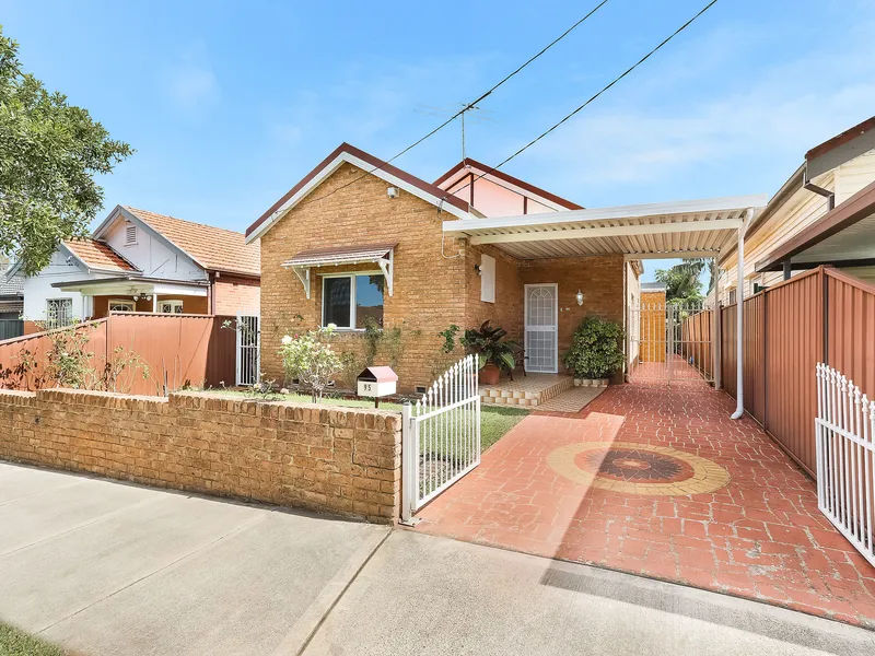 RENOVATED AND EXTENDED FOR THE MODERN FAMILY, CHARACTER HOME NEAR HENLEY PARK