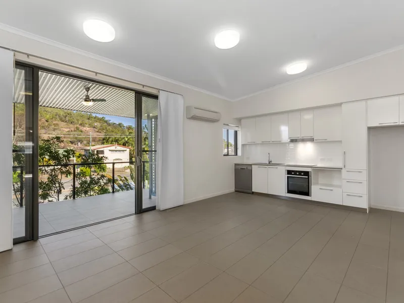 Low Maintenance Lifestyle in Sought After, City-Fringe Location!