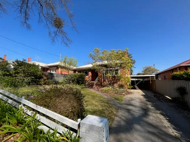 Established East Albury Home is a Must See!
