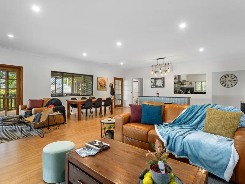 Your hinterland escape (with income) awaits.