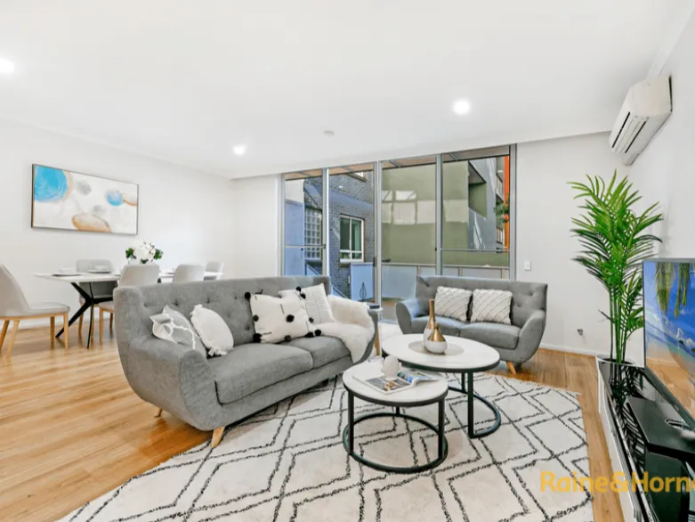 CLOSE TO STATION LARGE TWO LEVEL TWO BED+ ROOM SIZED STUDY GARDEN APARTMENT